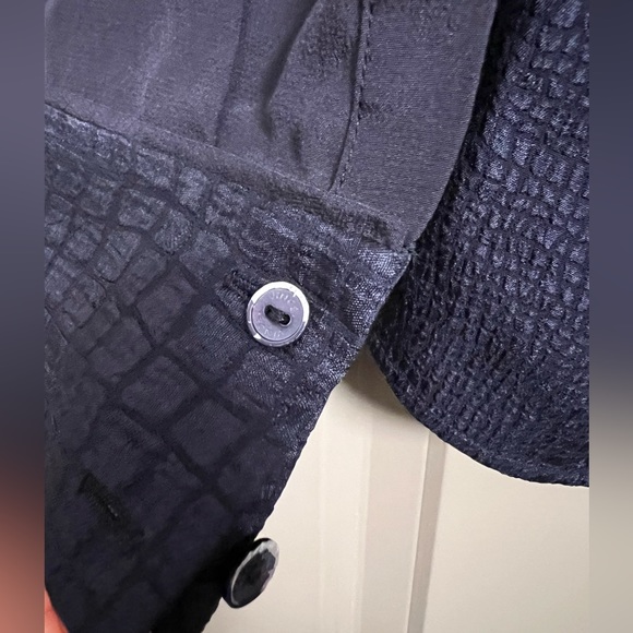 Vince Navy Long-Sleeve Crocodile-Embossed Blouse Size S - Picture 7 of 11